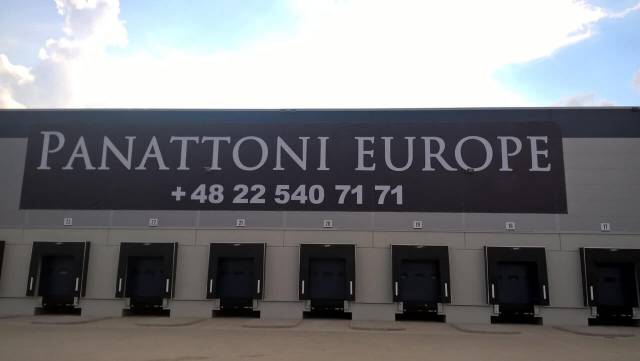 Wieszanie banera reklamowego Panattoni Europe